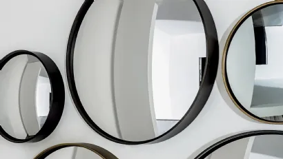 Specchio Sail concavo o convesso con cornice in metallo laccato di Sovet