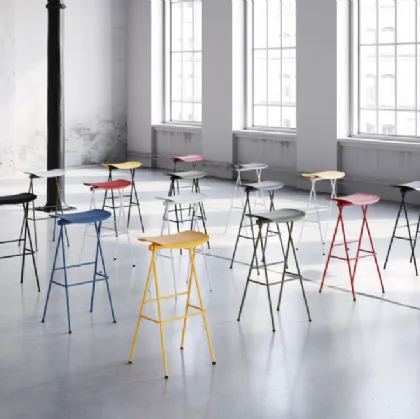 Sgabello Flip Stool di Infiniti