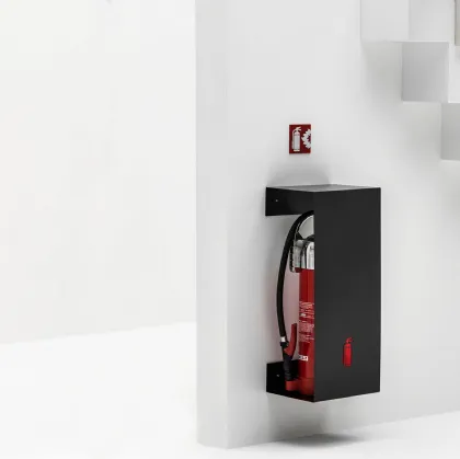 Contenitore Porta Estintore in metallo laccato nero di Adriani e Rossi