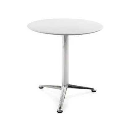 Tavolino 3-Pod Table con top in polipropilene e base in alluminio di Infiniti