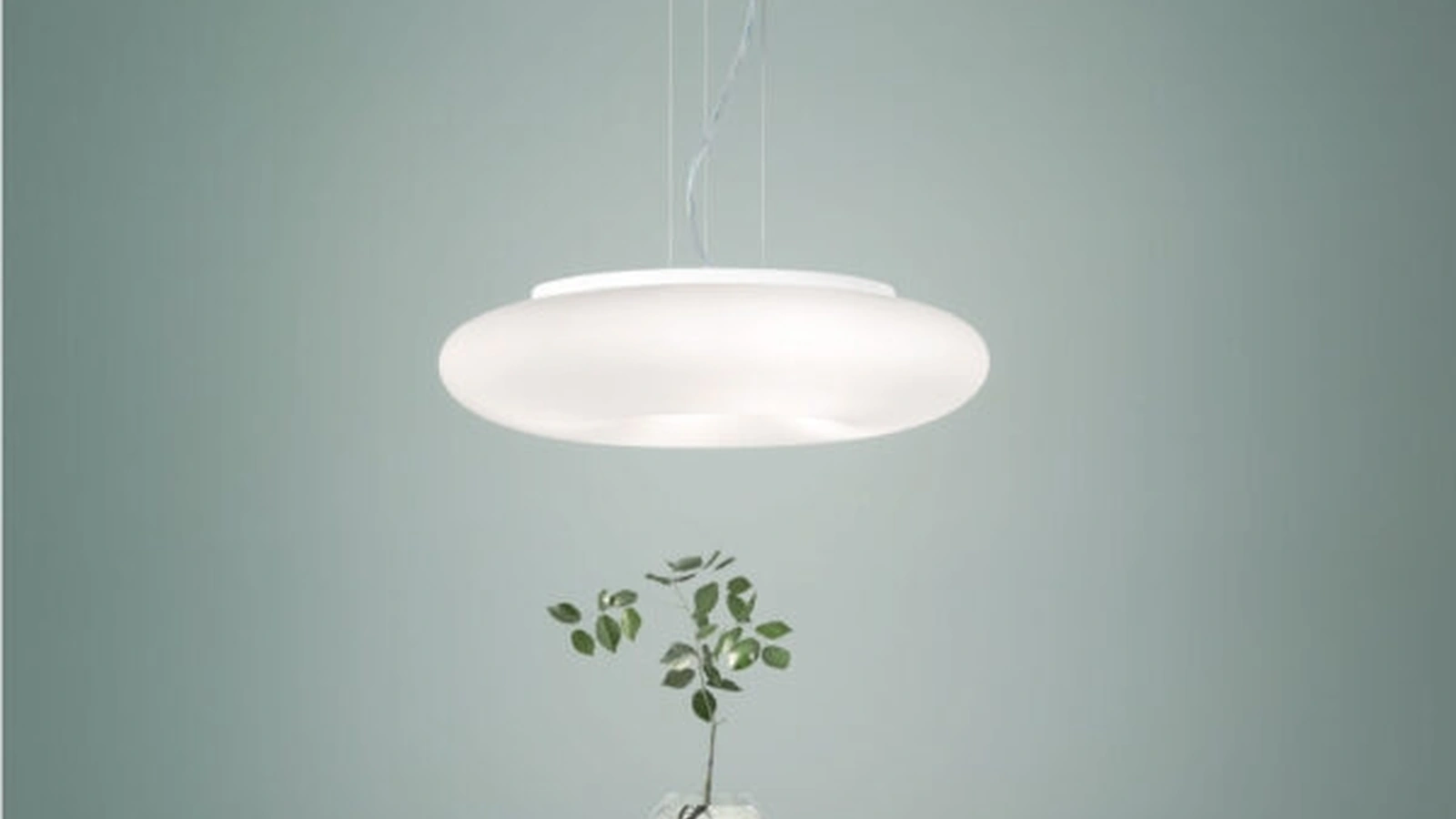 Lampada a sospensione Dodi in vetro soffiato bianco acidato di Ondaluce