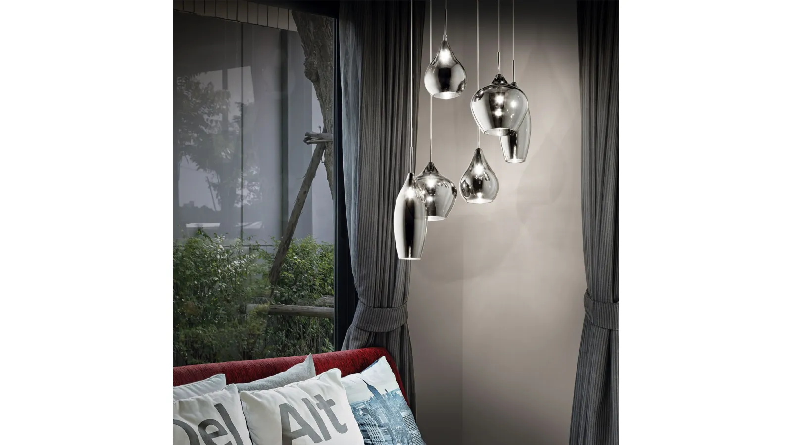 Lampada a sospensione Soft con diffusori in vetro soffiato fumé di Ideal Lux
