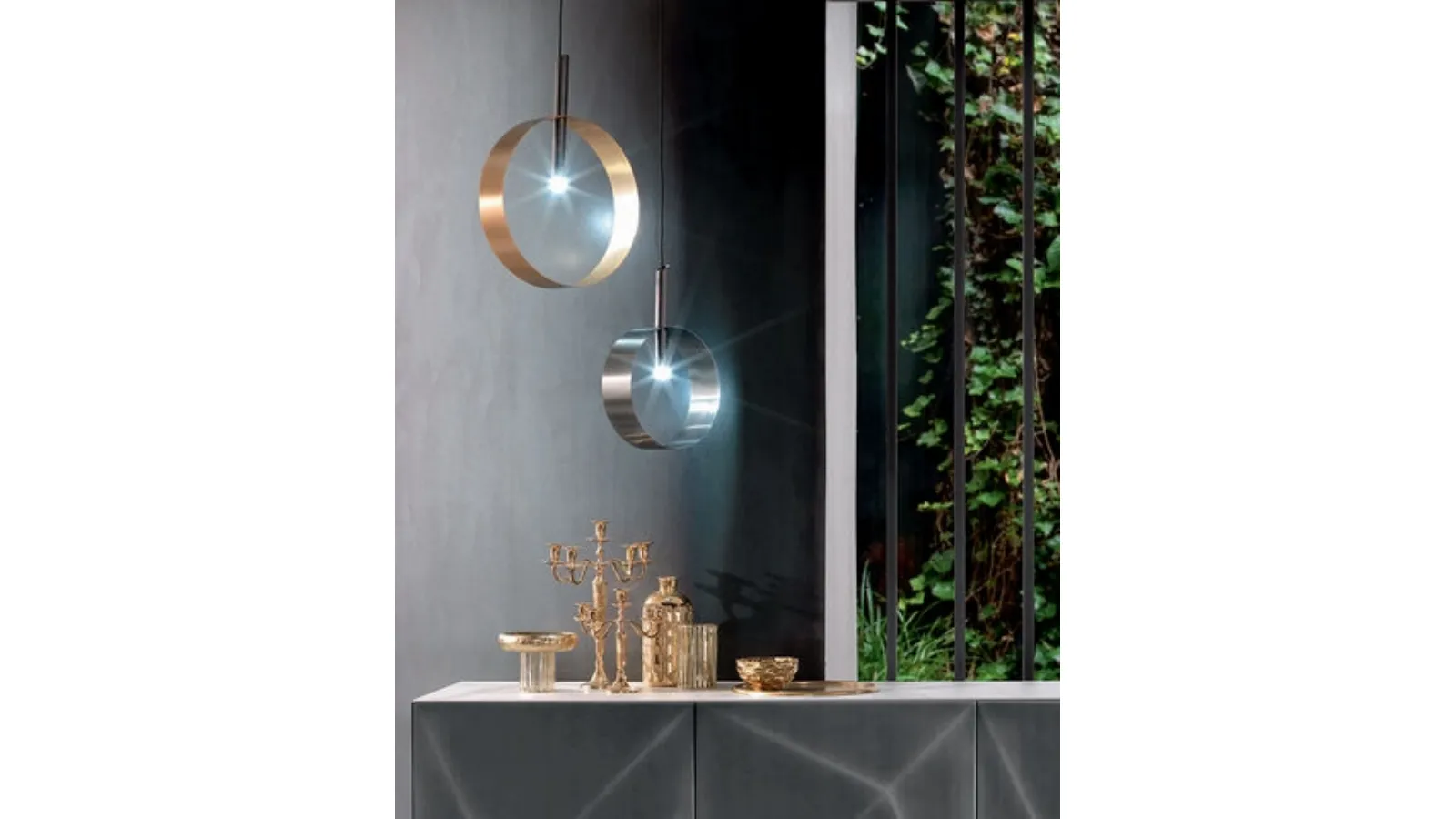 Lampada a sospensione Led Loop SS in metallo verniciato di Riflessi