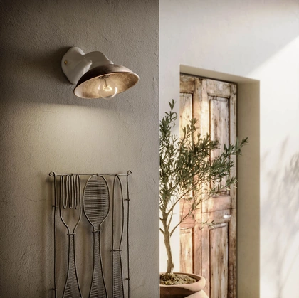 Lampada a parete Mini in ceramica e ottone anticato de Il Fanale