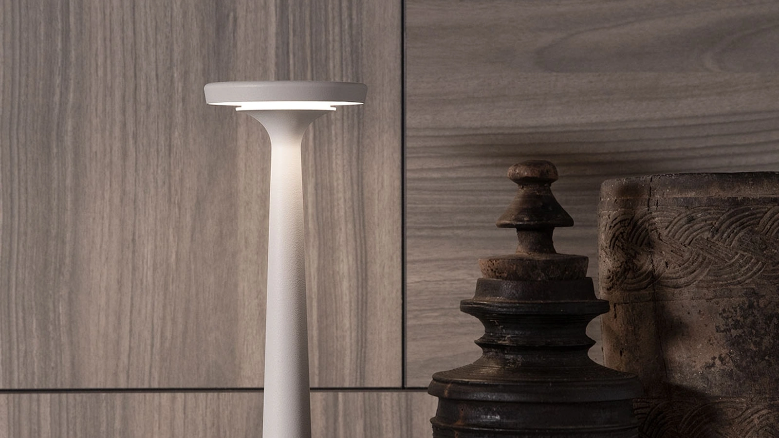 Lampada da tavolo Papiria di Karman