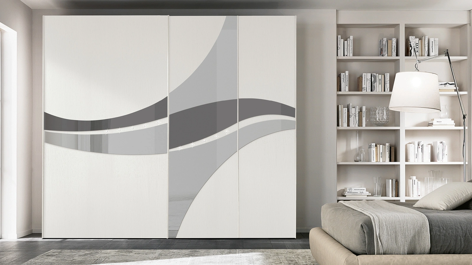 Armadio Mirea con ante scorrevoli in frassino e specchio di Adriatica