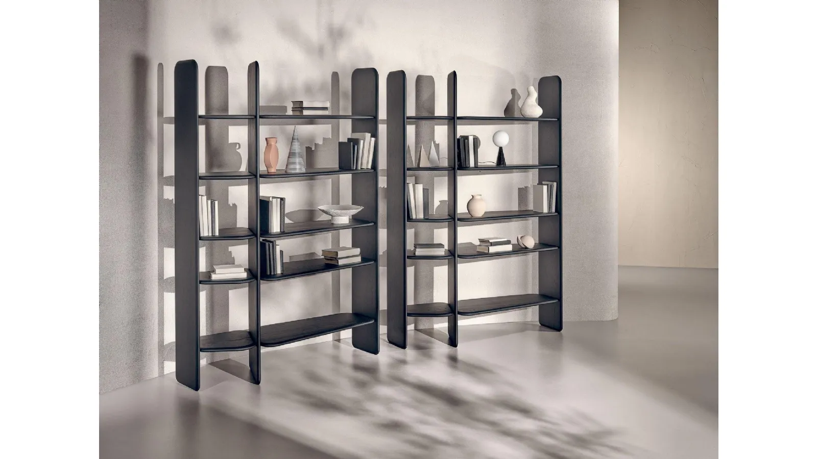 Libreria Nook in legno di frassino nero di Nature Design