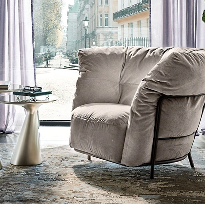 Poltroncina in tessuto Margaret di Cattelan Italia