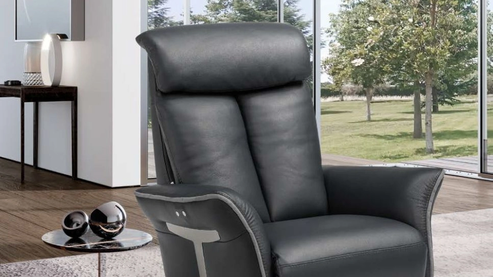 Poltrona relax in pelle con seduta assistita Venus Swivel di Spaziorelax