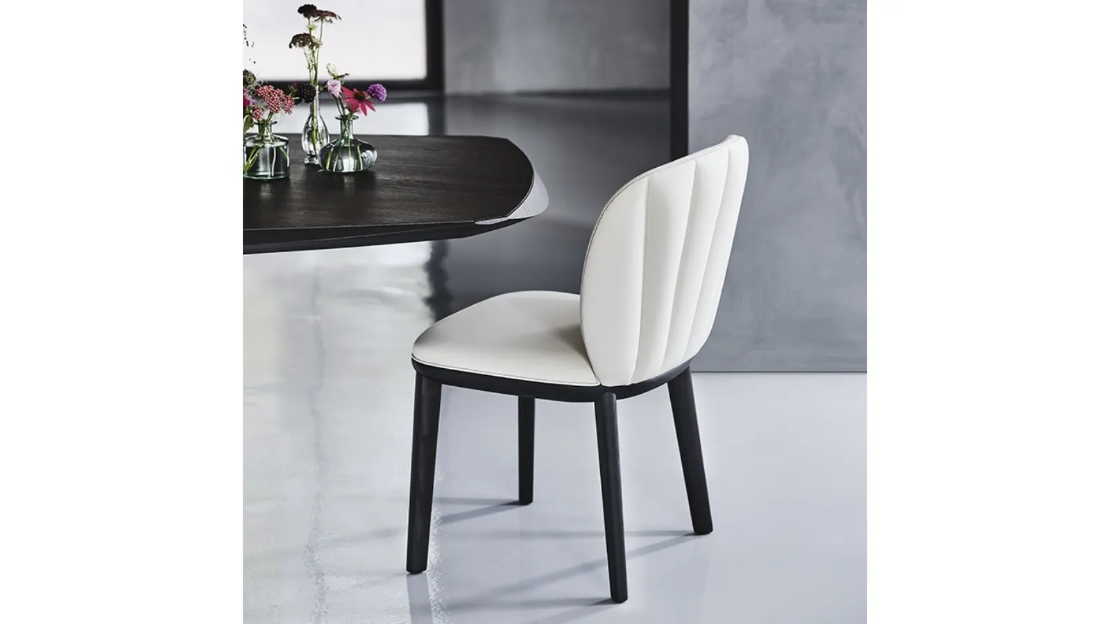 Sedia in legno con rivestimento in pelle Chrishell di Cattelan Italia