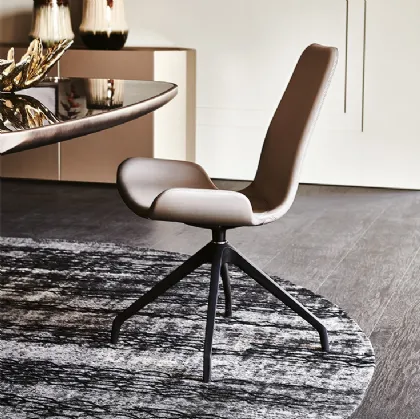 Sedia a 4 razze girevoli in acciaio con seduta in pelle Flamingo di Cattelan Italia