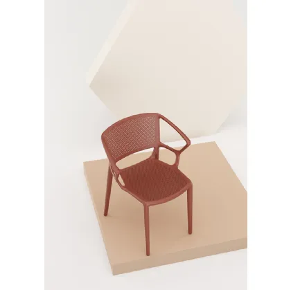 Sedia con braccioli Fiorellina Perforated Seat and Back in polipropilene di Infiniti