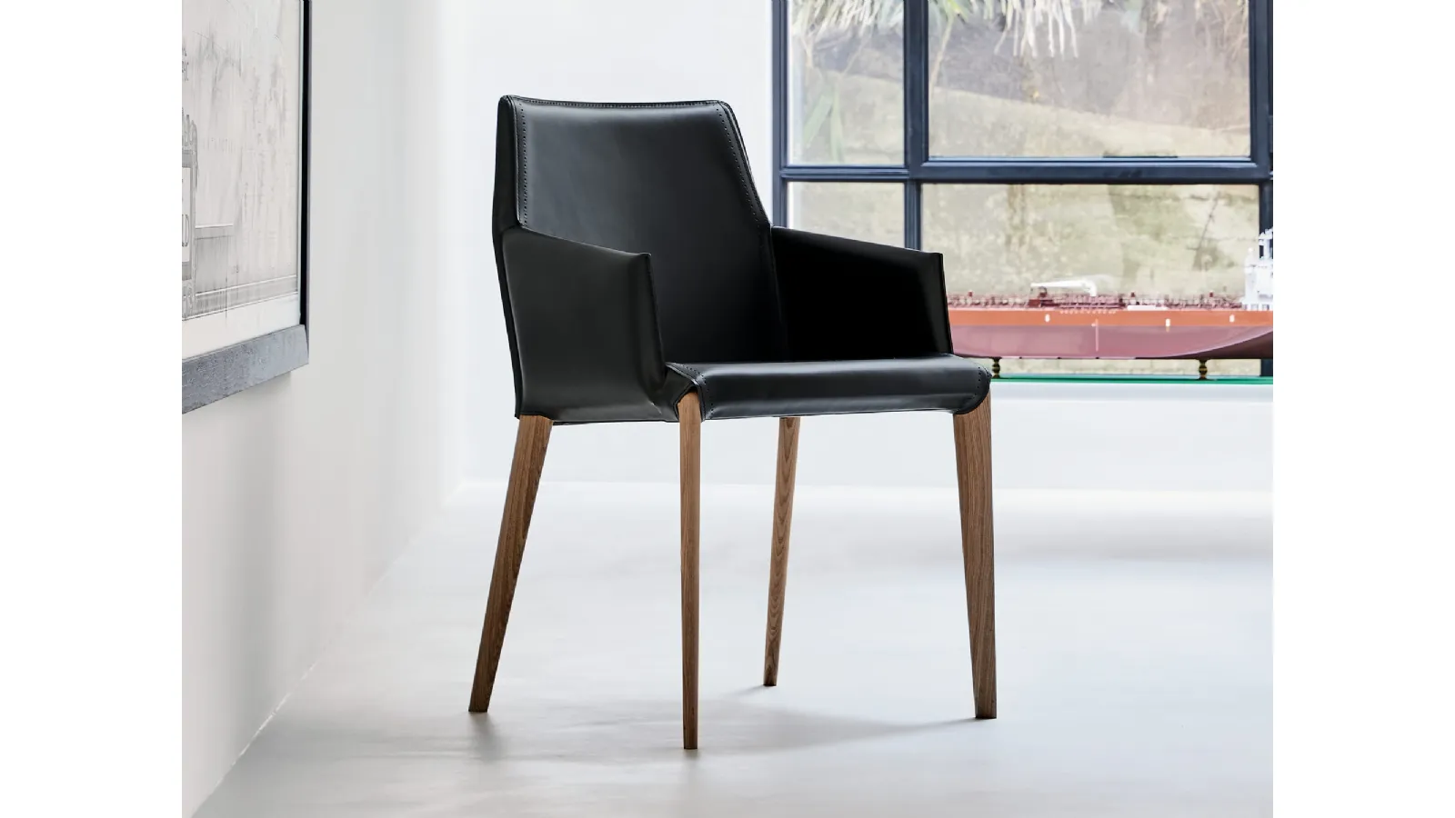 Sedia Sally in cuoio di Bontempi