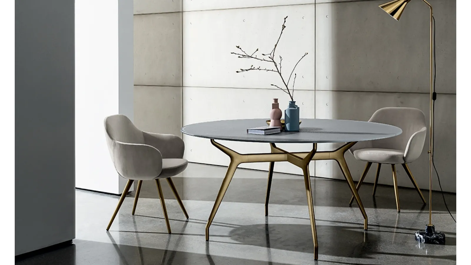 Tavolo Arkos Round in vetro con struttura in alluminio di Sovet