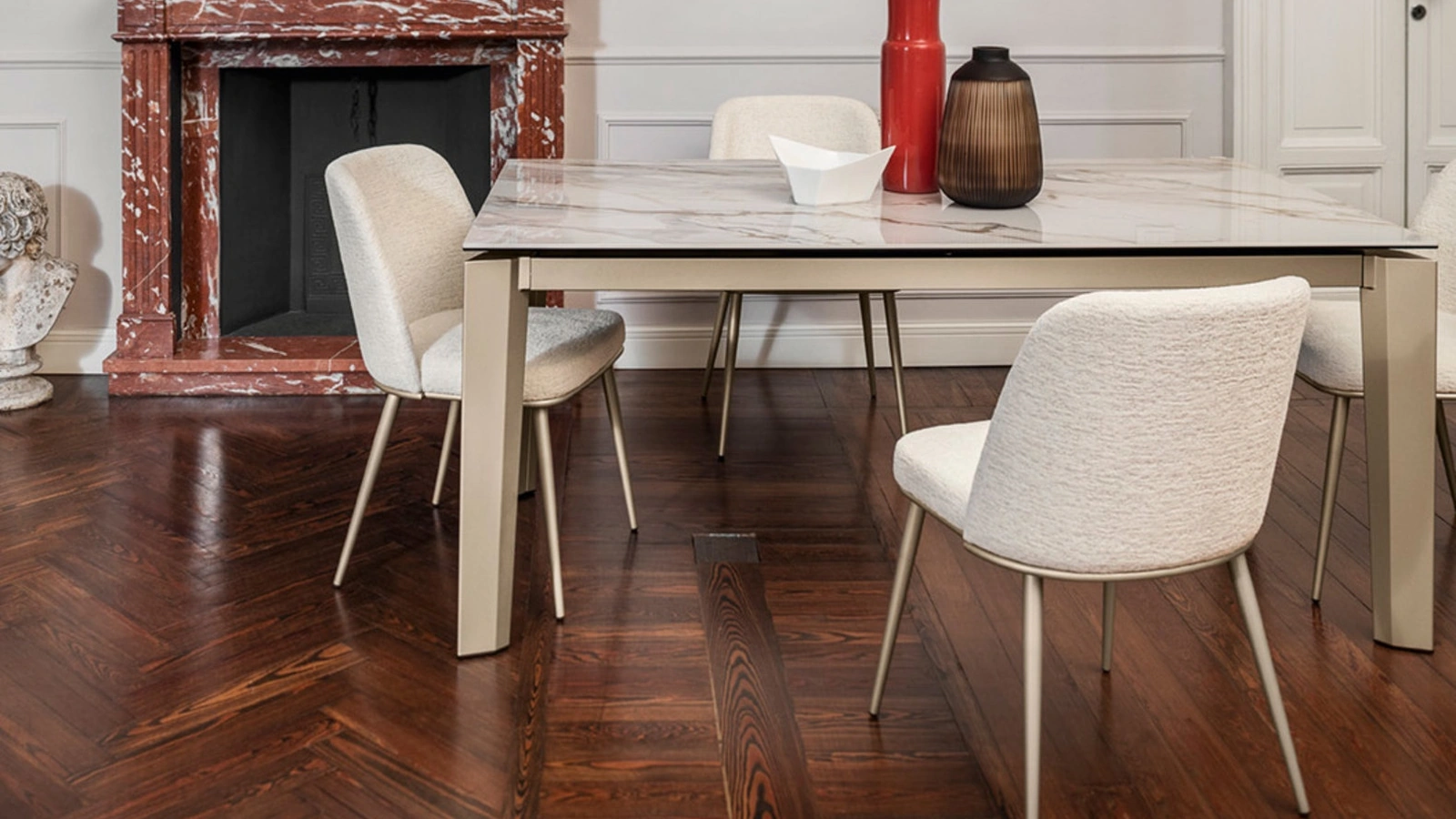 Tavolo Delta in ceramica di Calligaris