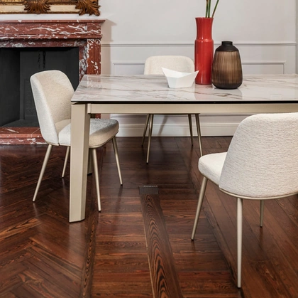 Tavolo Delta in ceramica di Calligaris
