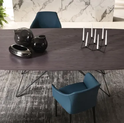 Tavolo Pegaso con top in legno di Riflessi