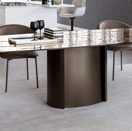 Tavolo in vetro Yoroi di Calligaris