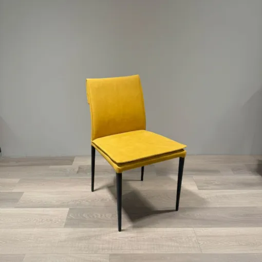 Sedia Aurora – Riflessi dal design essenziale e contemporaneo..