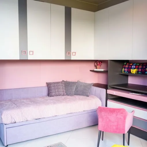 Cameretta moderna e compatta ...