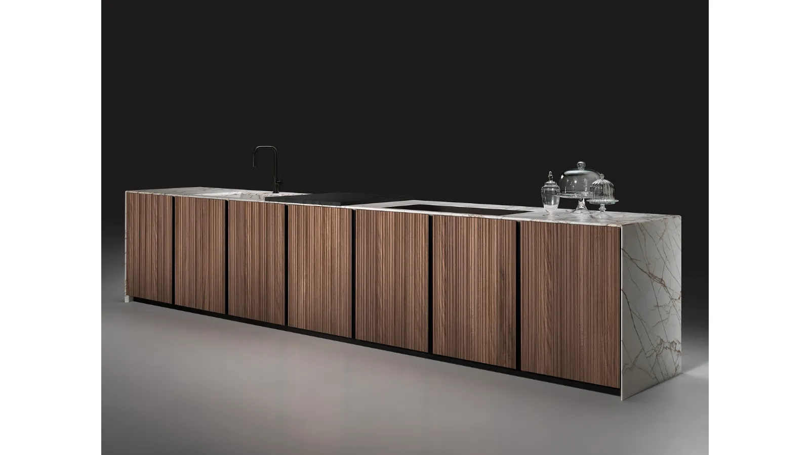 Cucina Design a isola KU45 Stripe in Noce Canaletto con top e fianchi in marmo Melbourne di Key Cucine