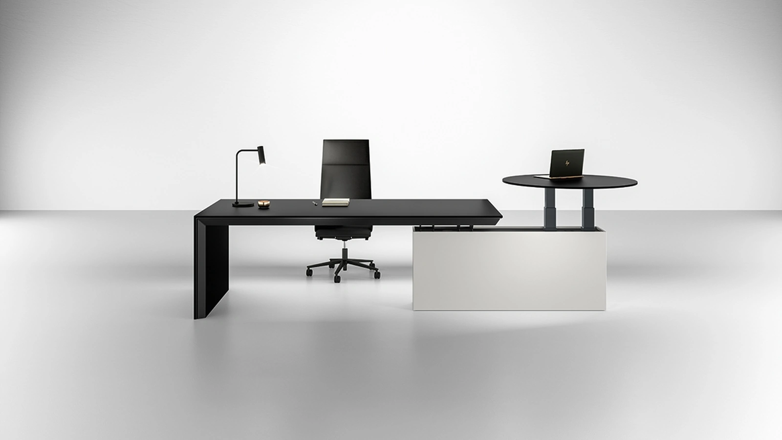 Scrivania Direzionale regolabile in altezza Han di Martex