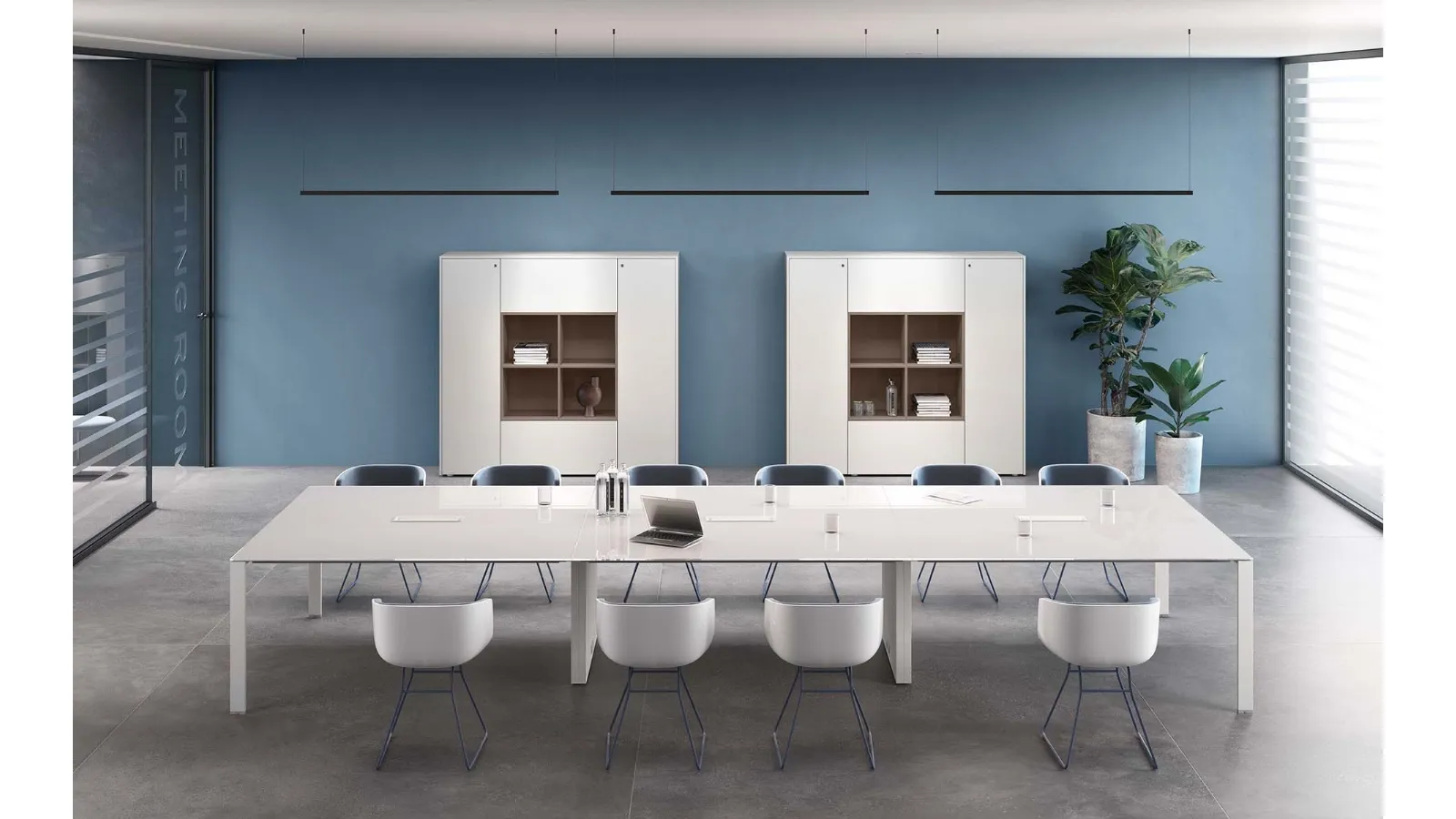 Scrivania Riunione con piano in vetro laccato bianco Funny Plus 2019 Gamba U di About Office