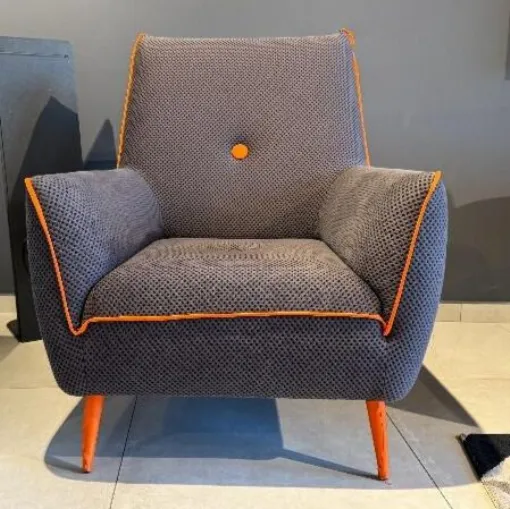 La poltrona Yuki di Ego Italiano è un pezzo dal design contemporaneo e distintivo