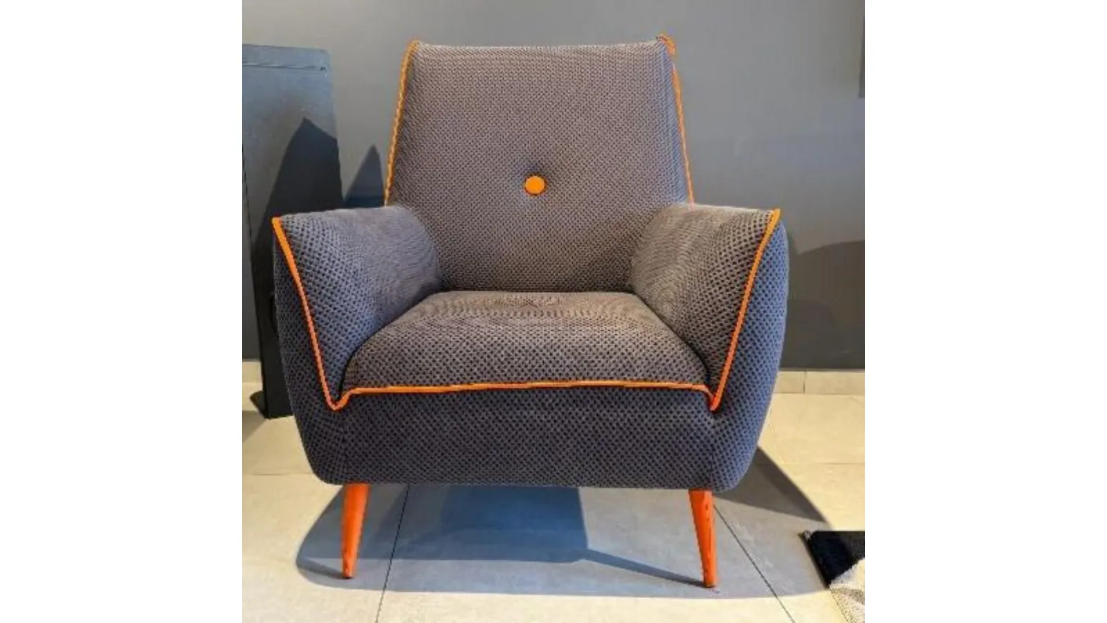La poltrona Yuki di Ego Italiano è un pezzo dal design contemporaneo e distintivo