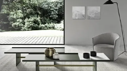 Tavolino Irori con piano in legno o legno e marmo con bordi ripiegati e base in metallo di Presotto
