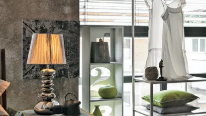 Appendiabiti Kalista Midi con struttura in metallo bianco gesso di Tomasella