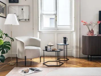 Tavolino esagonale con struttura in metallo Renee 02 di Calligaris
