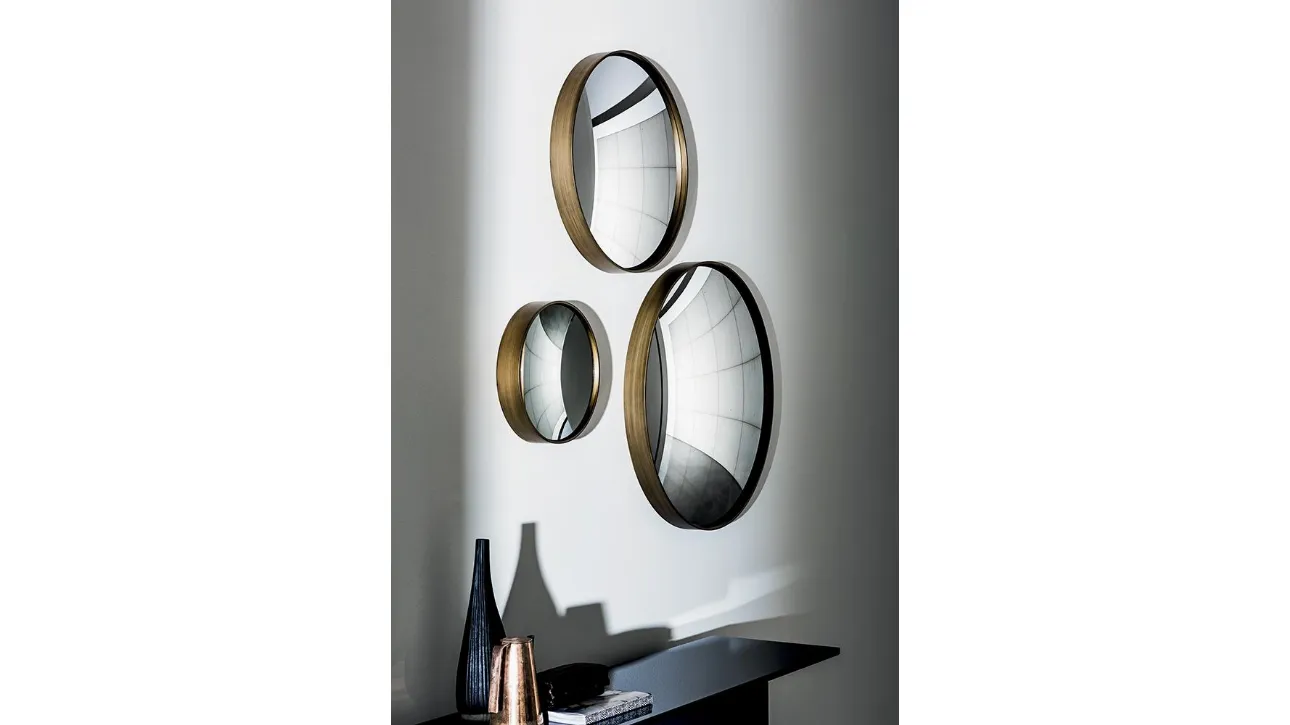 Specchio Sail con cornice in metallo laccato finitura ottone brunito di Sovet