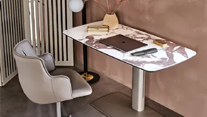 Scrittoio regolabile Runner Keramik con struttura in acciaio e piano in ceramica Marmi di Cattelan Italia