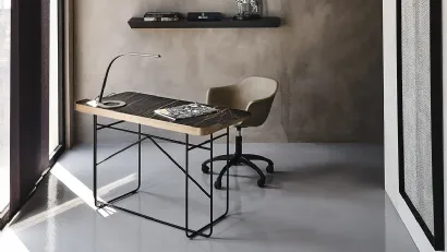 Scrittoio Wolf Keramik con piano in ceramica Marmi e base in acciaio di Cattelan Italia