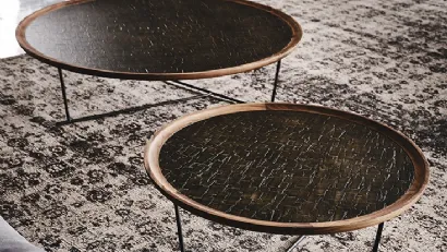Tavolino in acciaio con piano in legno e spatolato Sinai di Cattelan Italia