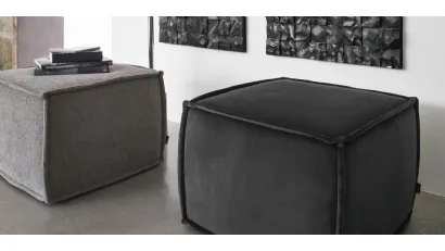 Pouf dalla forma quadrata in tessuto Soap di Calligaris