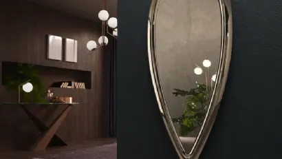 Specchio a goccia Antares con cornice in cristallo sagomato di Riflessi