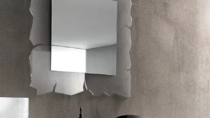 Specchio di design realizzato con cornice in metacrilato trasparente Vision di Riflessi