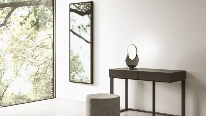 Scrittoio Swing Console in laccato opaco con basamento metallico di Presotto