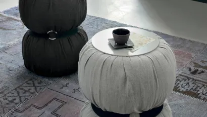 Tavolino Guccino con top in laccato e rivestimento in tessuto di Tomasella