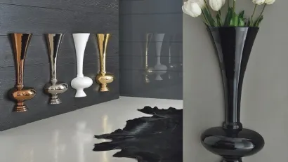 Vaso da muro di design in ceramica Tromba Fifty di Adriani e Rossi