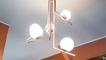 Lampada a sospensione Dodo S in metallo con bulbi in vetro bianco satinato di Riflessi