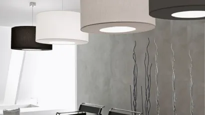 Lampada in tessuto bianco tortora o nero Sospensione di Adriani e Rossi