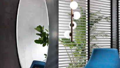 Lampada a sospensione Twist SV5 in metallo con bulbi in vetro bianco satinato di Riflessi