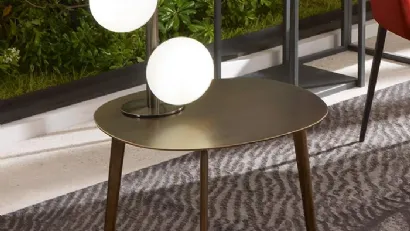 Lampada Twist da Tavolo in metallo verniciato di Riflessi