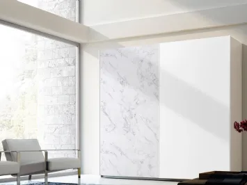 Armadio Anta Scorrevole in melaminico Bianco e  materico effetto marmo di Carrara 28D di Ferrimobili