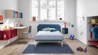 Cameretta componibile con letto ad una piazza e mezza e pensili sospesi Kids space 05 di Nidi