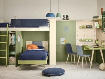 Cameretta con letti a castello armadi e scrivania a boiserie Kids space 11 di Nidi