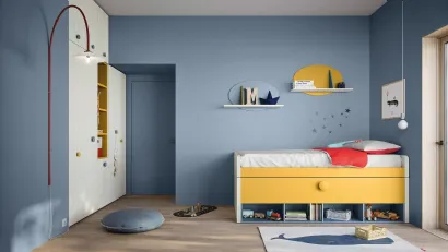 Cameretta su misura con armadio a muro e pensili a parete Kids space 08 di Nidi